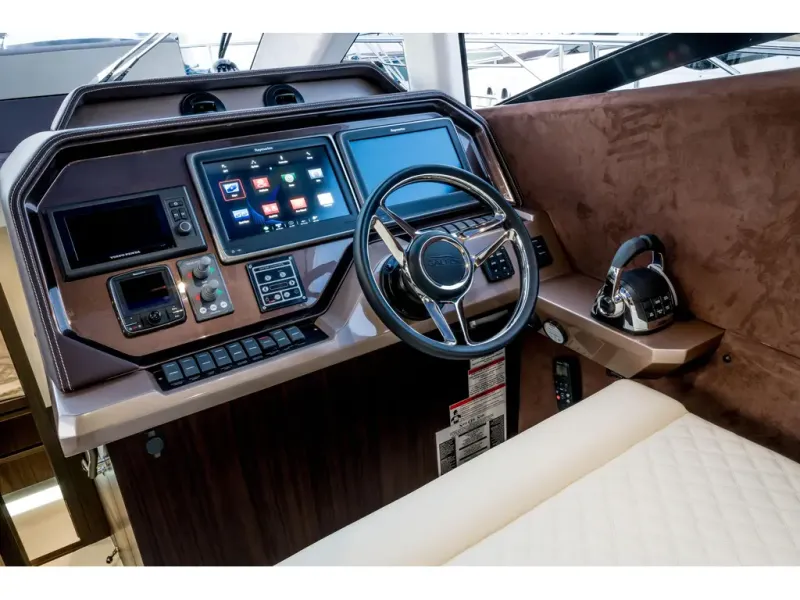 Slide: The Image of Galeon 510 SKY 2026 - 14