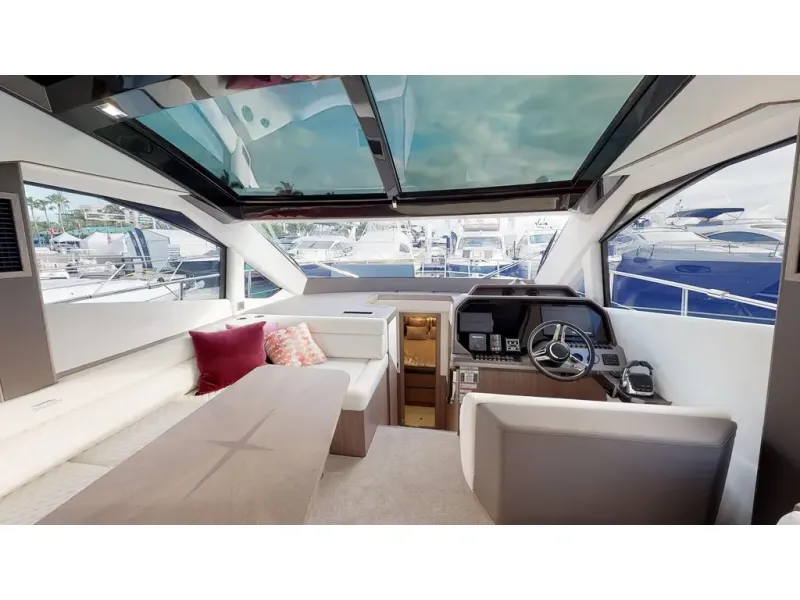 Slide: The Image of Galeon 510 SKY 2026 - 16