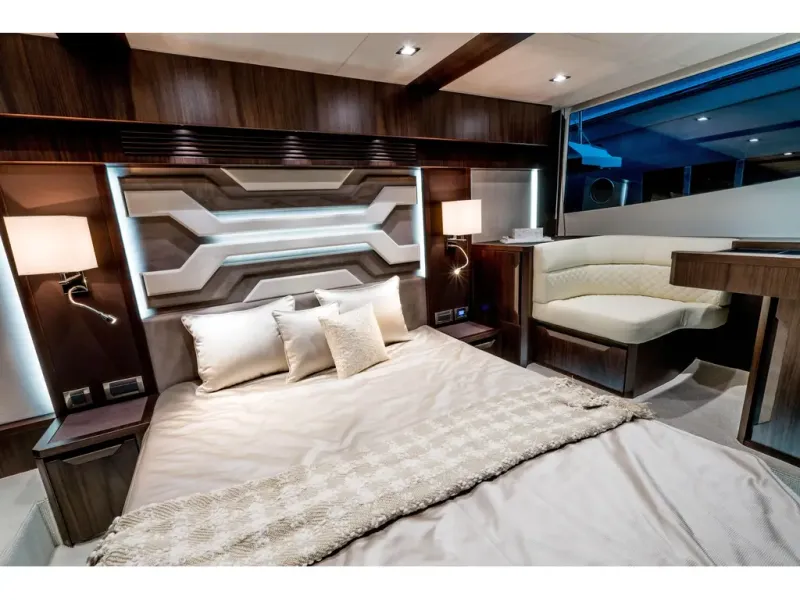 Slide: The Image of Galeon 510 SKY 2026 - 18