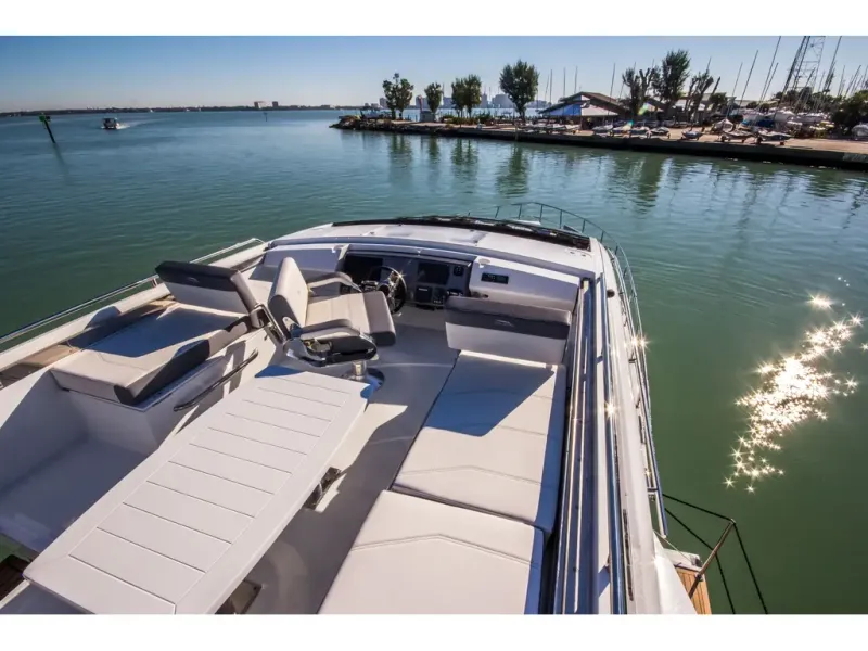 Slide: The Image of Galeon 510 SKY 2026 - 8