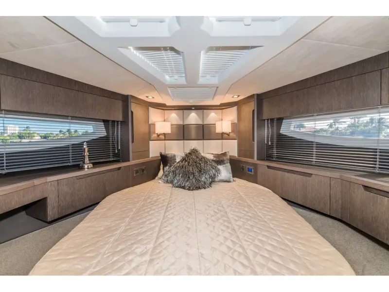 Slide: The Image of Galeon 500 FLY 2026 - 11