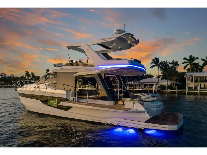Slide: The Image of Galeon 500 FLY 2026 - 3
