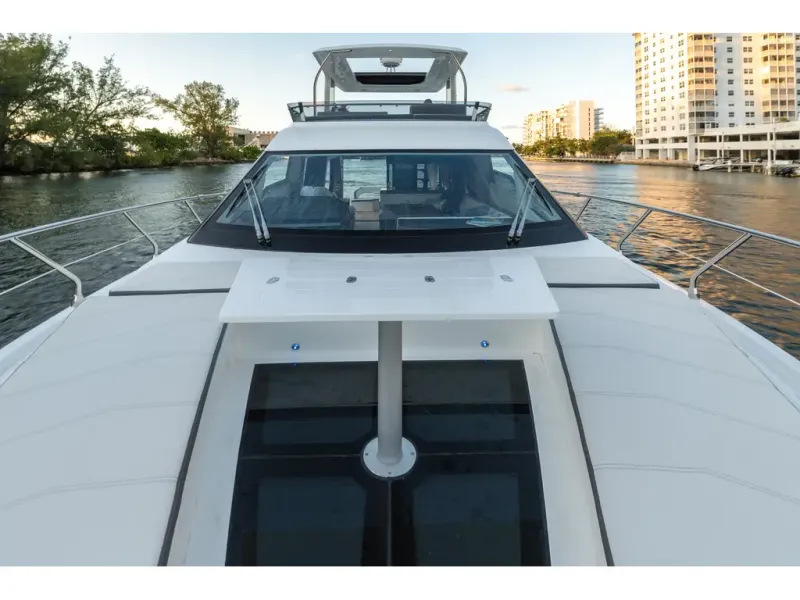 Slide: The Image of Galeon 500 FLY 2026 - 6