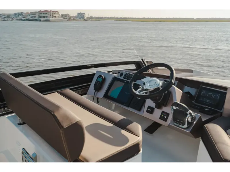 Slide: The Image of Galeon 470 SKY 2026 - 19