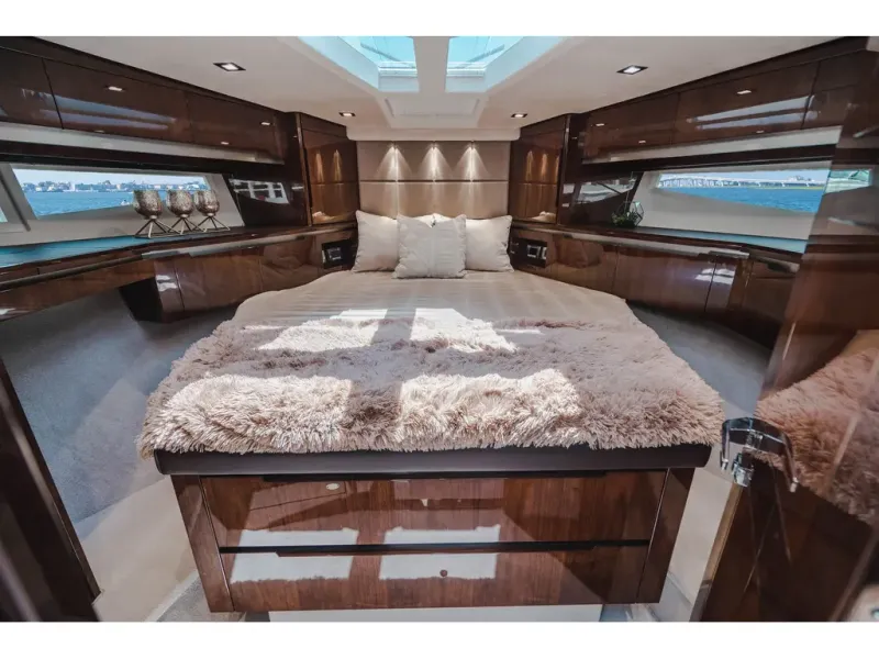 Slide: The Image of Galeon 470 SKY 2026 - 24