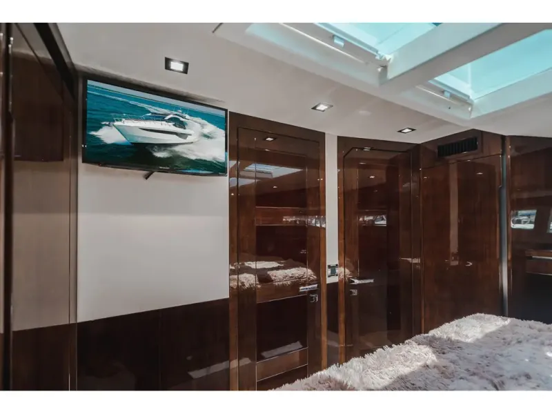 Slide: The Image of Galeon 470 SKY 2026 - 25