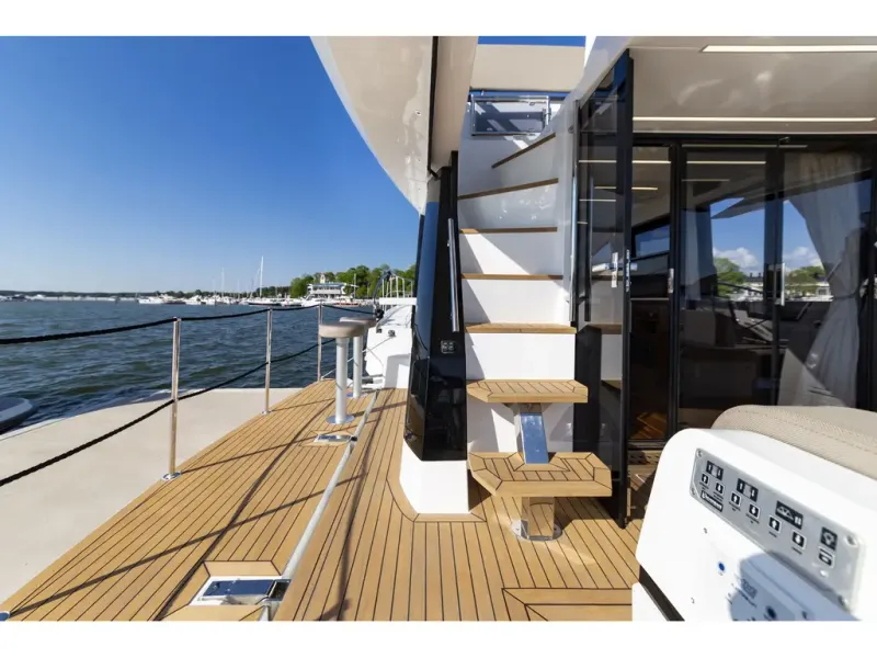 Slide: The Image of Galeon 470 SKY 2026 - 4