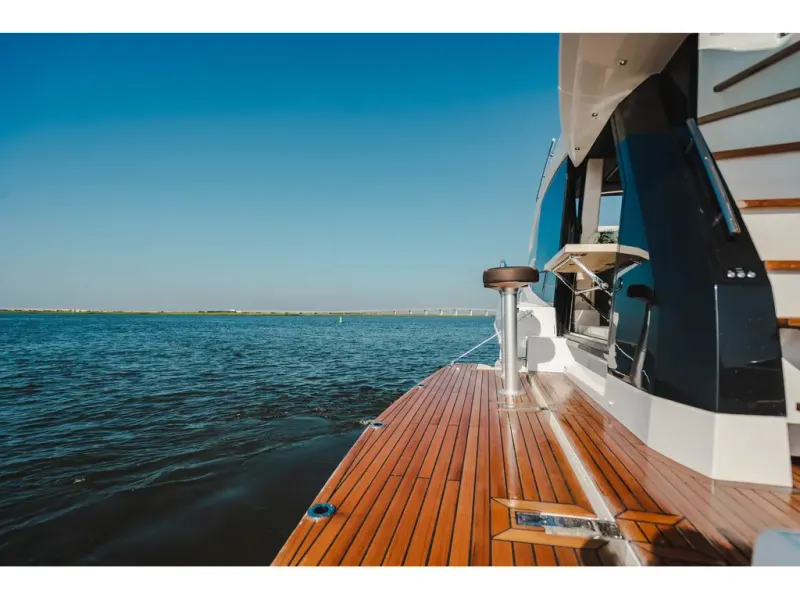 Slide: The Image of Galeon 470 SKY 2026 - 9