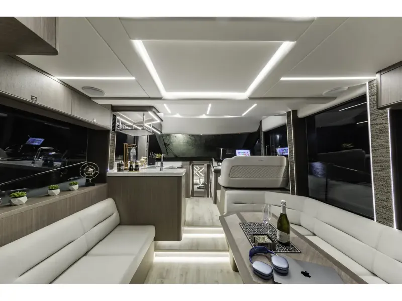 Slide: The Image of Galeon 440 FLY 2026 - 13