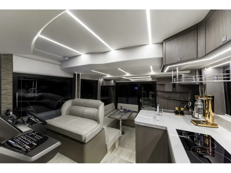 Slide: The Image of Galeon 440 FLY 2026 - 14
