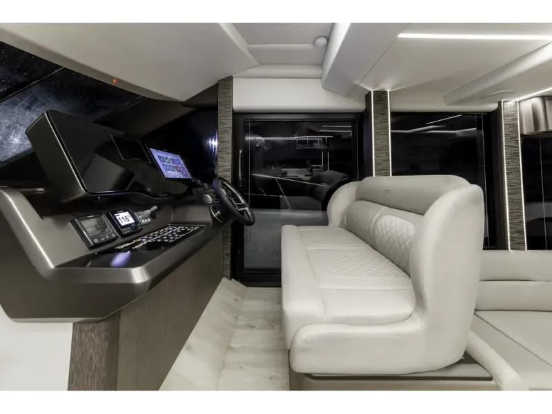 Slide: The Image of Galeon 440 FLY 2026 - 16