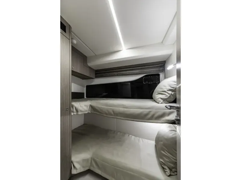 Slide: The Image of Galeon 440 FLY 2026 - 19