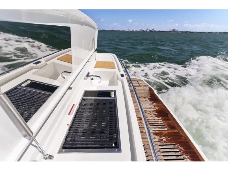 Slide: The Image of Galeon 440 FLY 2026 - 6