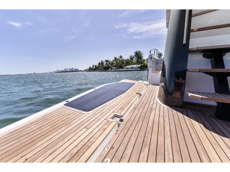 Slide: The Image of Galeon 440 FLY 2026 - 7