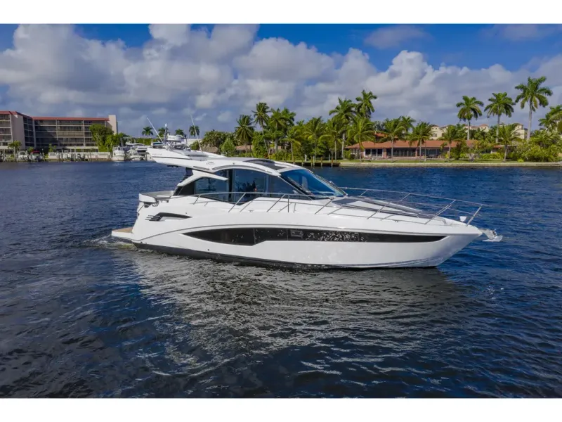 The Image of Galeon 425 HTS 2026 - undefined