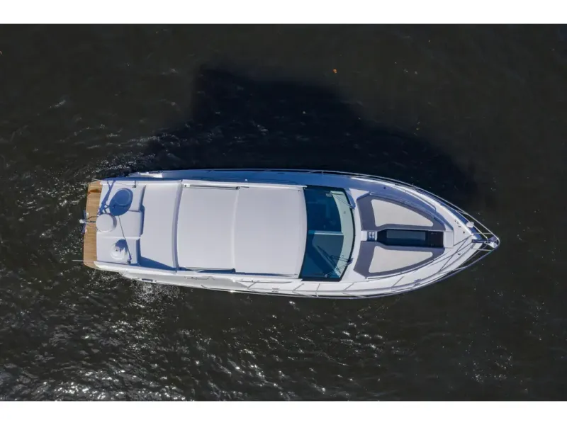 Slide: The Image of Galeon 425 HTS 2026 - 10