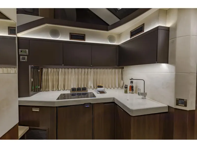 Slide: The Image of Galeon 425 HTS 2026 - 19