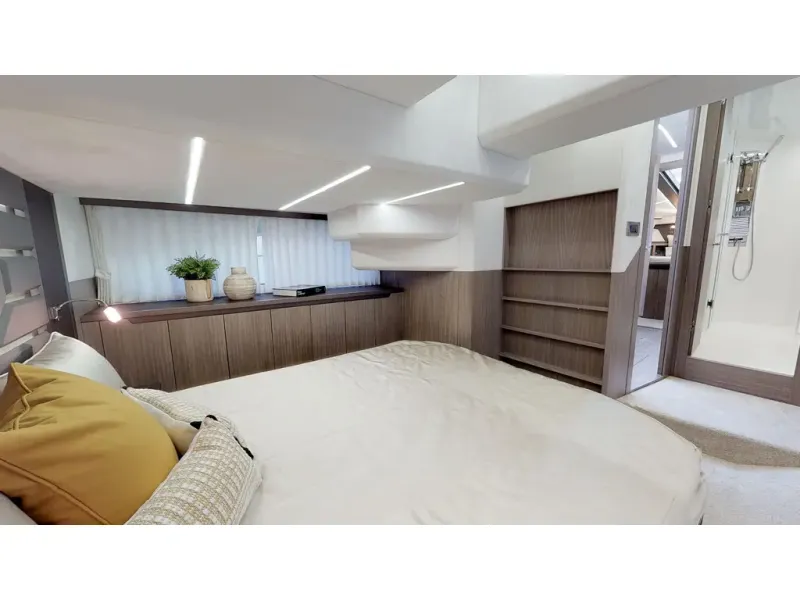 Slide: The Image of Galeon 425 HTS 2026 - 22