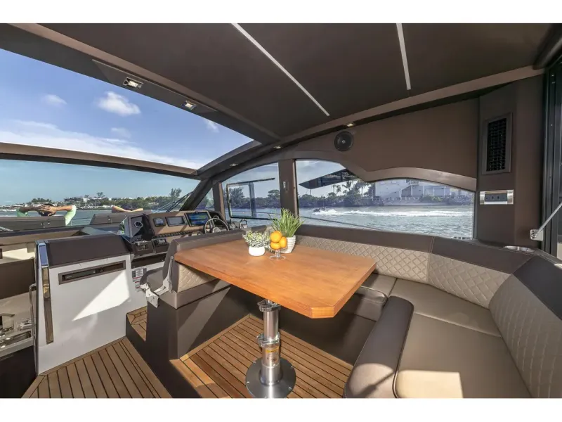 Slide: The Image of Galeon 425 HTS 2026 - 32