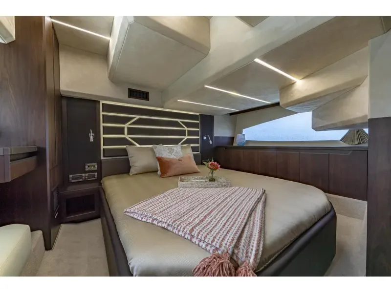 Slide: The Image of Galeon 425 HTS 2026 - 41