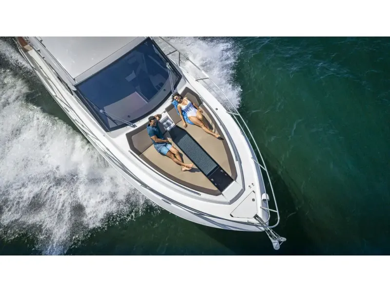 Slide: The Image of Galeon 425 HTS 2026 - 8