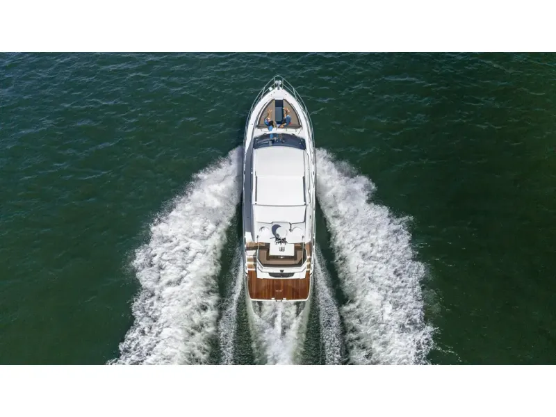 Slide: The Image of Galeon 425 HTS 2026 - 9