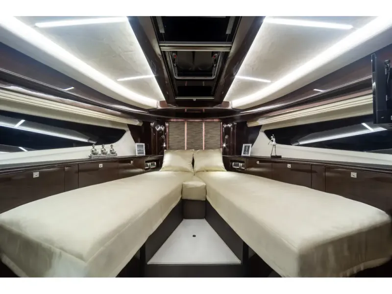 Slide: The Image of Galeon 410HTC 2026 - 12