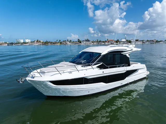 Slide: The Image of Galeon 410HTC 2026 - 14