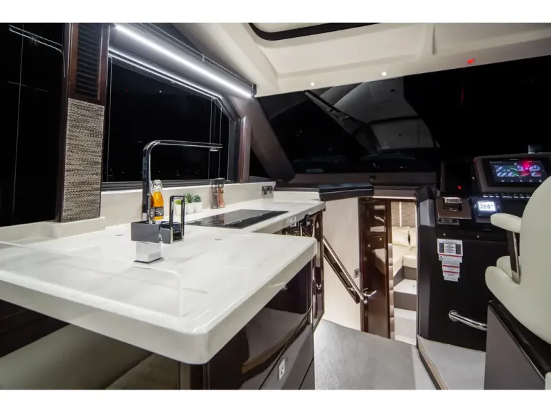 Slide: The Image of Galeon 410HTC 2026 - 6