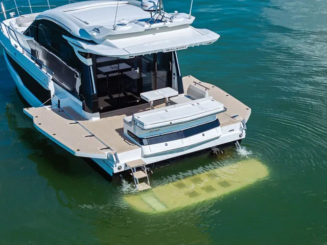 Slide: The Image of Galeon 410HTC 2026 - 25