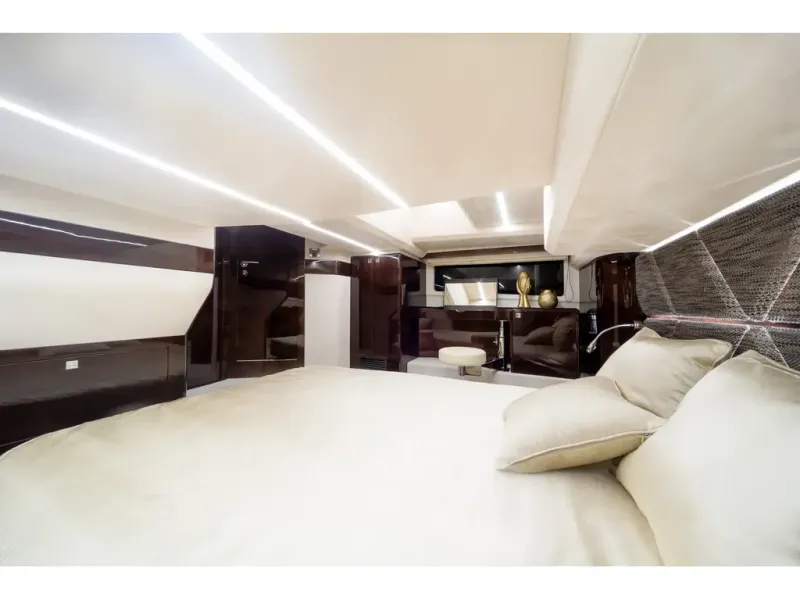 Slide: The Image of Galeon 410HTC 2026 - 9