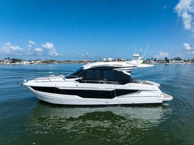 Slide: The Image of Galeon 410HTC 2026 - 13