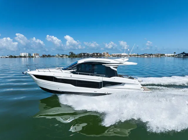 Slide: The Image of Galeon 410HTC 2026 - 26
