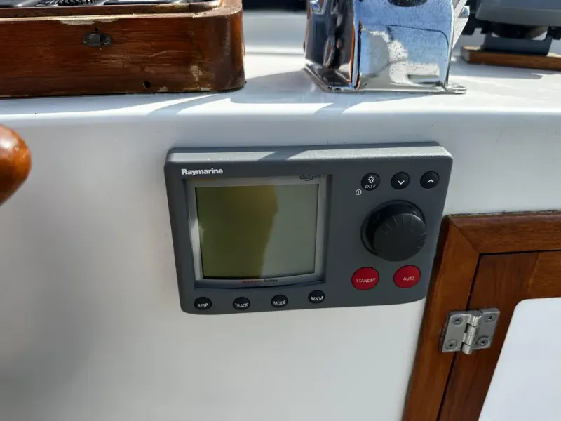 Slide: The Image of Marine Trading Int Sundeck 36 1990 - 18