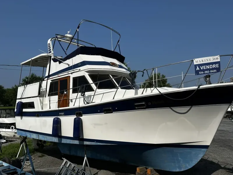 Slide: The Image of Marine Trading Int Sundeck 36 1990 - 2