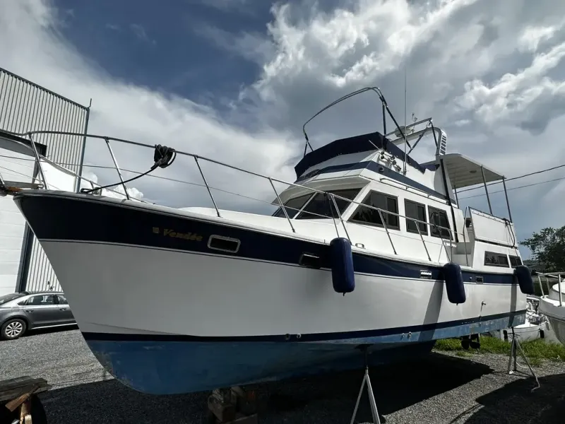 Slide: The Image of Marine Trading Int Sundeck 36 1990 - 3