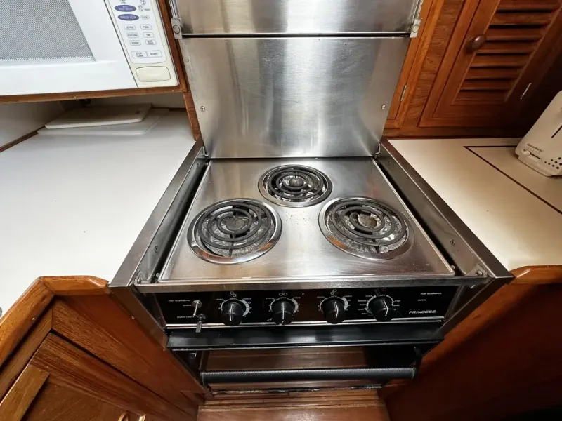 Slide: The Image of Marine Trading Int Sundeck 36 1990 - 34