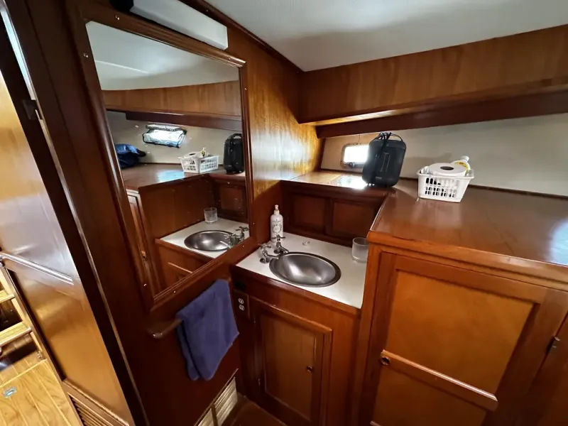 Slide: The Image of Marine Trading Int Sundeck 36 1990 - 37