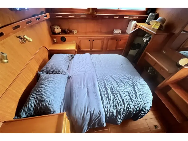 Slide: The Image of Marine Trading Int Sundeck 36 1990 - 40