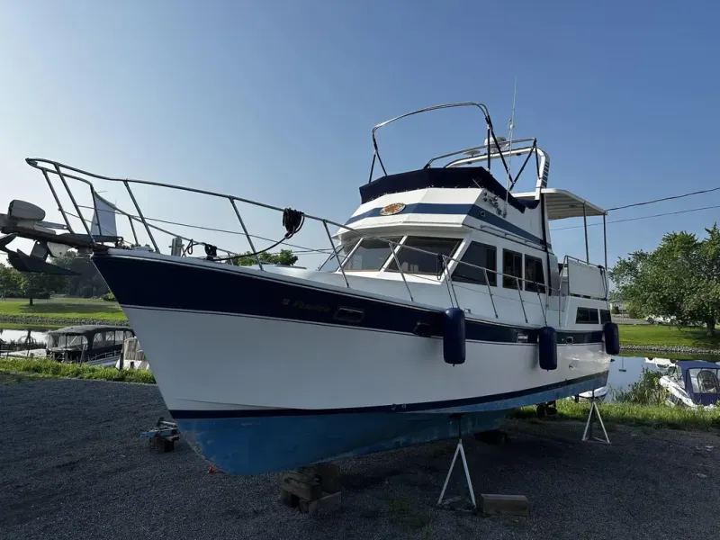 Slide: The Image of Marine Trading Int Sundeck 36 1990 - 8