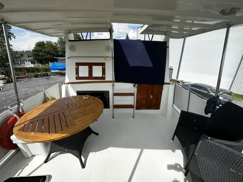 Slide: The Image of Marine Trading Int Sundeck 36 1990 - 9