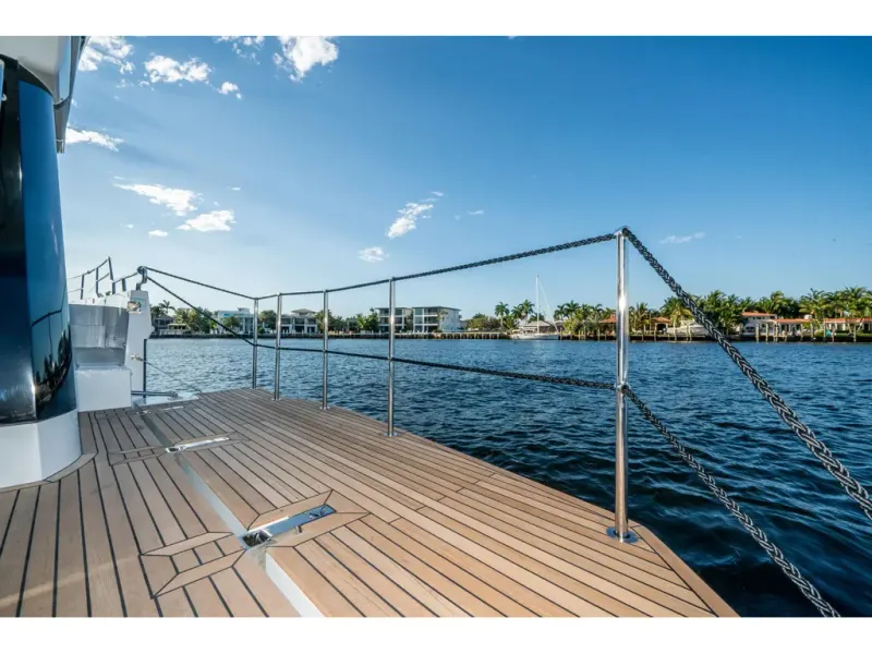 Slide: The Image of Galeon 400 FLY 2026 - 31