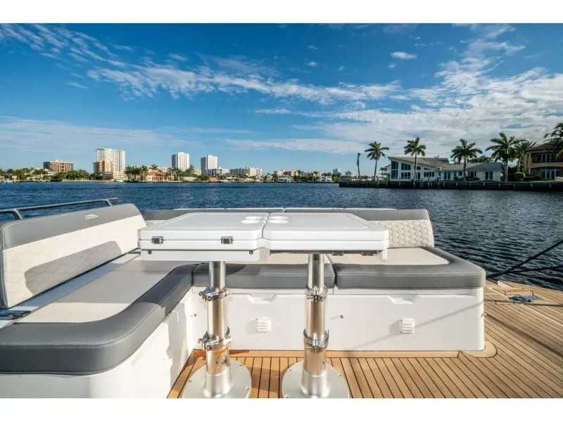 Slide: The Image of Galeon 400 FLY 2026 - 38