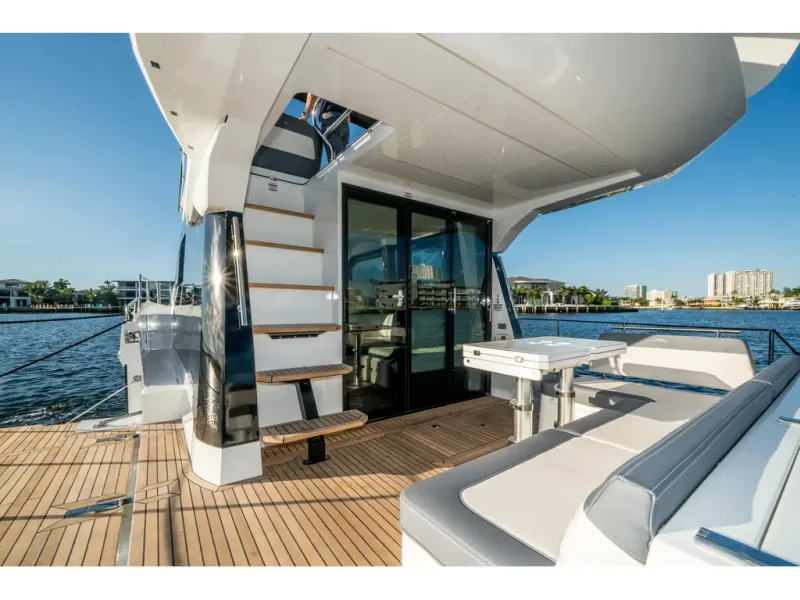 Slide: The Image of Galeon 400 FLY 2026 - 39