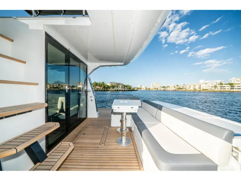 Slide: The Image of Galeon 400 FLY 2026 - 41