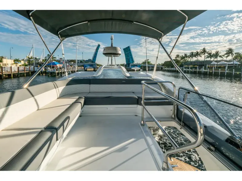Slide: The Image of Galeon 400 FLY 2026 - 43