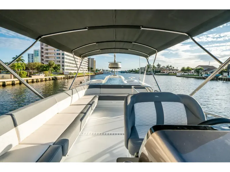 Slide: The Image of Galeon 400 FLY 2026 - 48