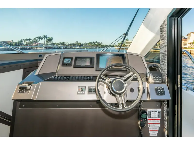 Slide: The Image of Galeon 400 FLY 2026 - 55