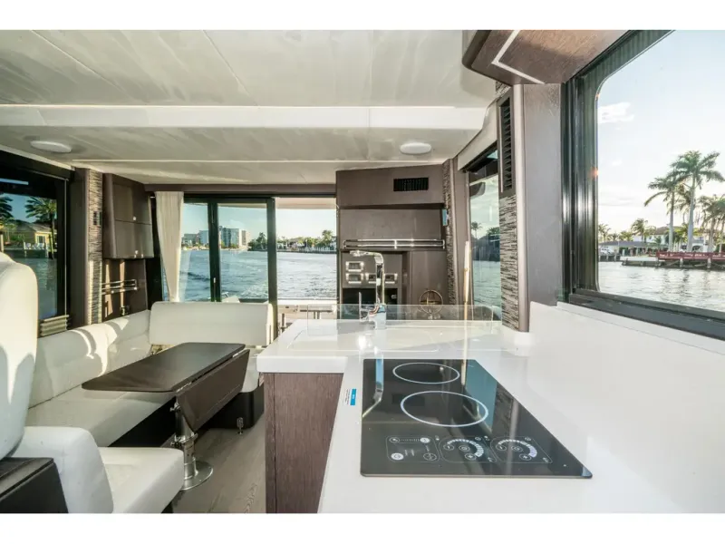 Slide: The Image of Galeon 400 FLY 2026 - 57