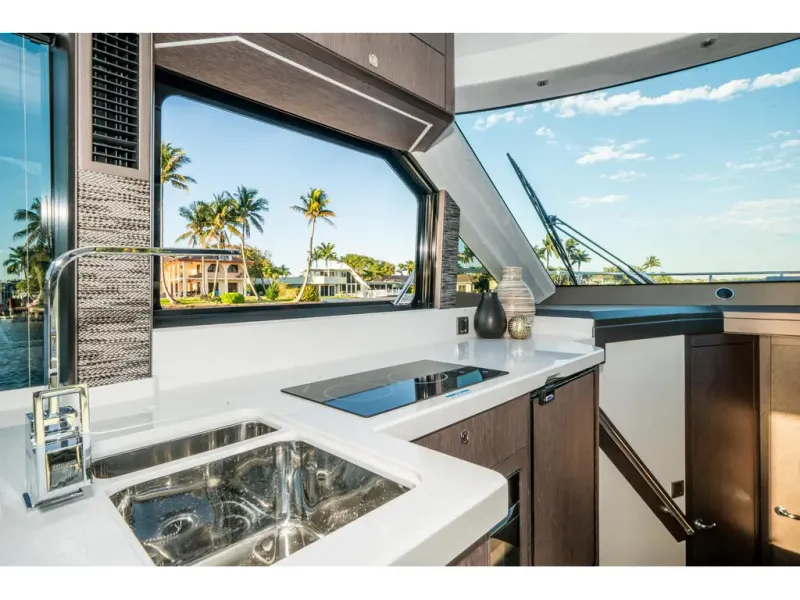 Slide: The Image of Galeon 400 FLY 2026 - 59